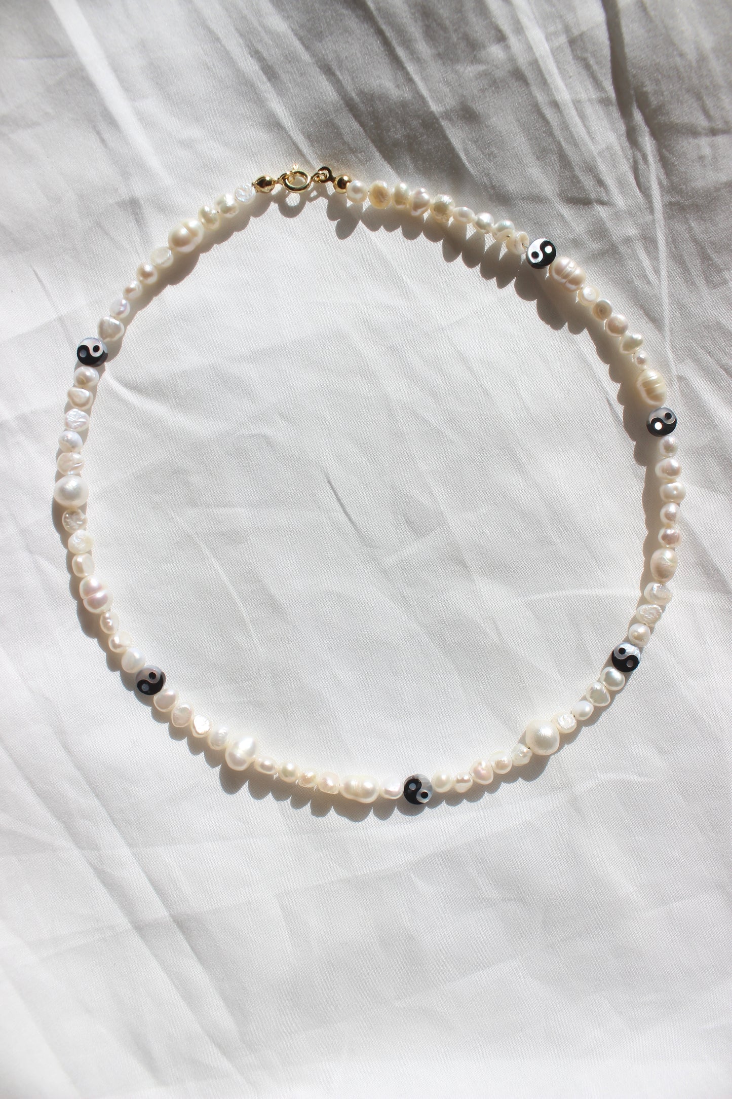 YIN YANG Süßwasserperlenkette